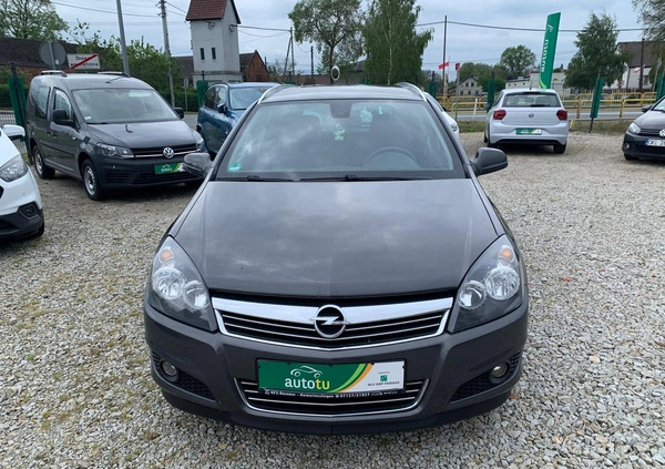 Opel Astra cena 9999 przebieg: 200000, rok produkcji 2010 z Swarzędz małe 79